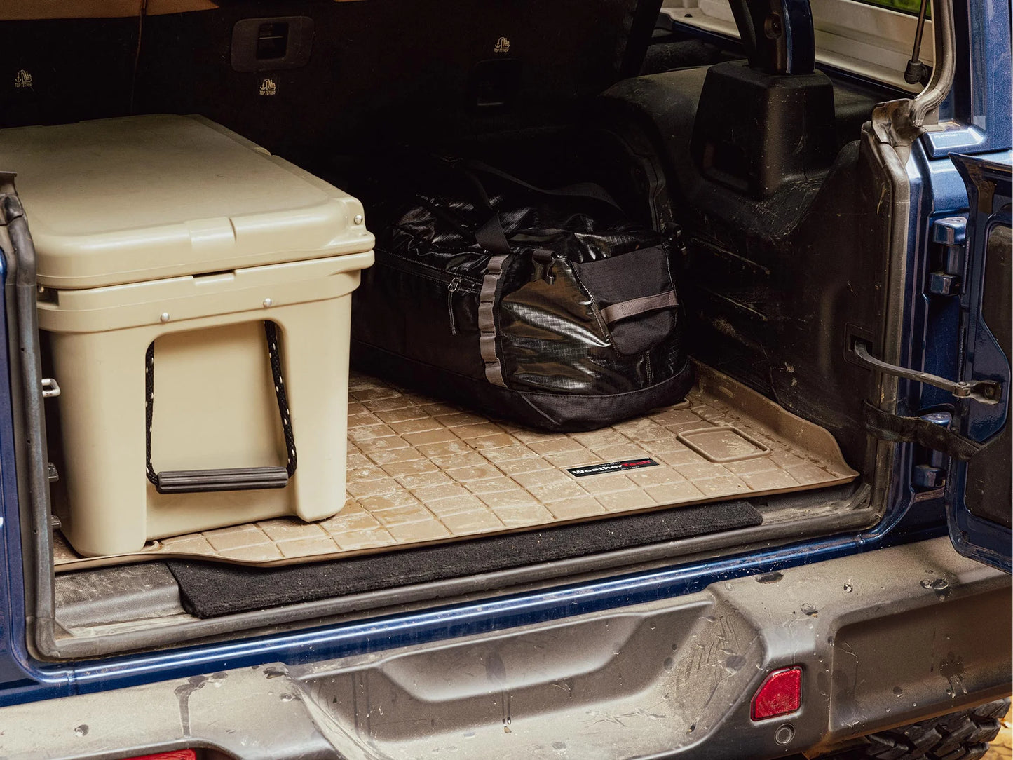 WeatherTech Cargo Trunk Liner with Bumper Protector compatible with 2015-2019 Sizeubaru Outback - Behind 2nd Row Sizeeating With Bumper Protector, Black