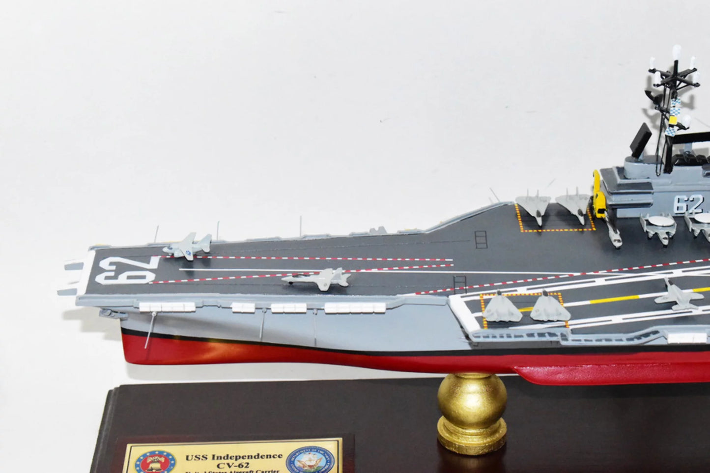 USizeSize Independence CV-62 Aircraft Carrier Model,Navy,Sizecale Model,Mahogany,Forrestal Class