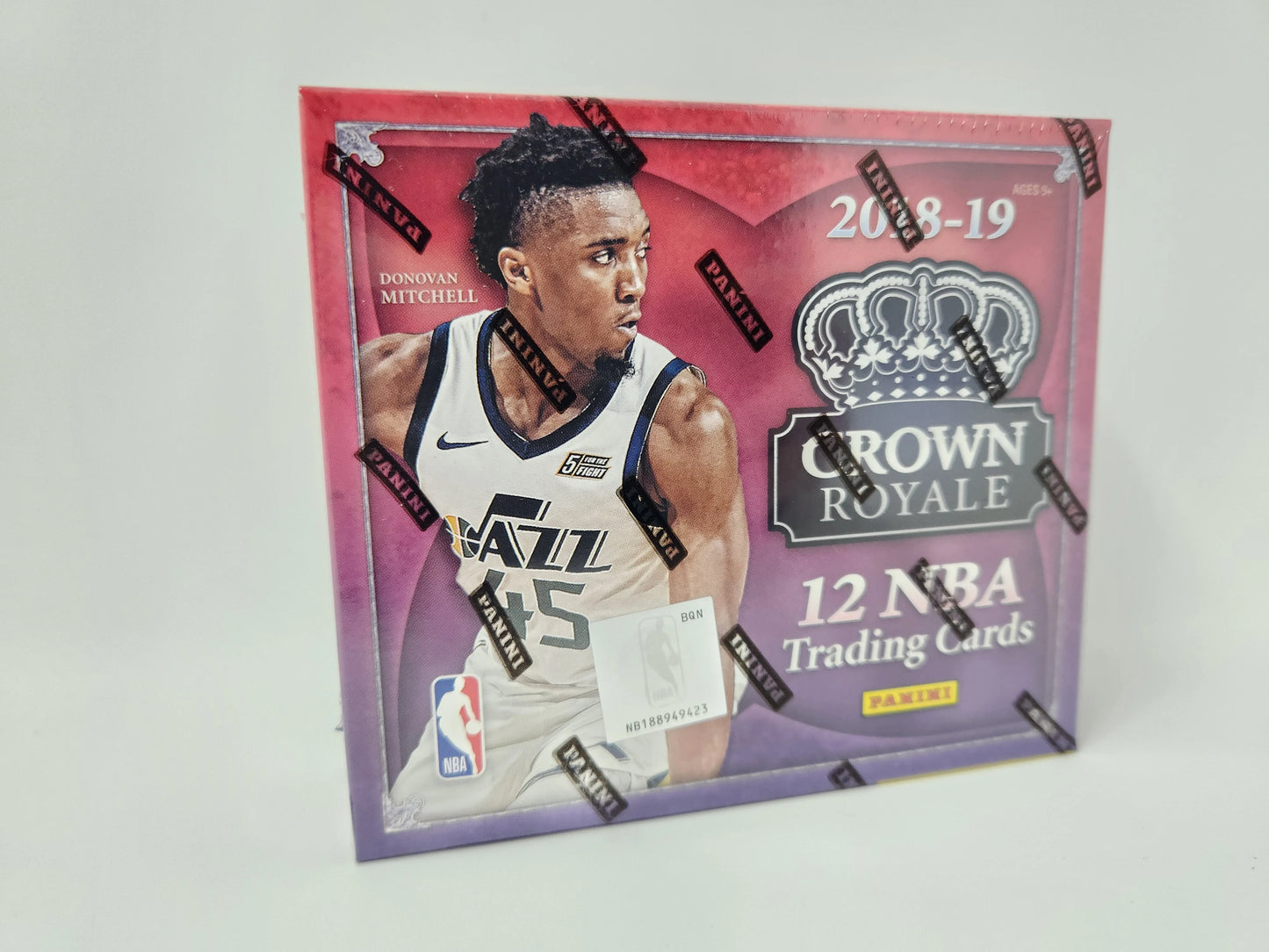 2018-19 Panini Crown Royale NBA Basketball Hobby Box - 12 cards, 1 autograph