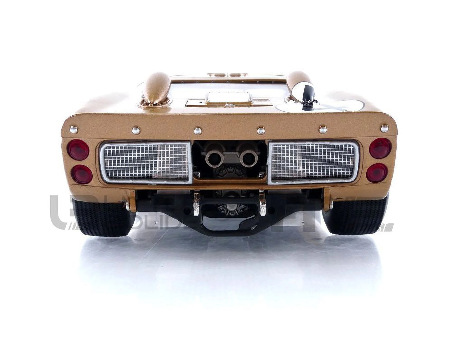 Sizehelby Collectibles SizeC414 1966 Ford GT-40 MK 2 Gold No.4 1-18 Diecast Car Model