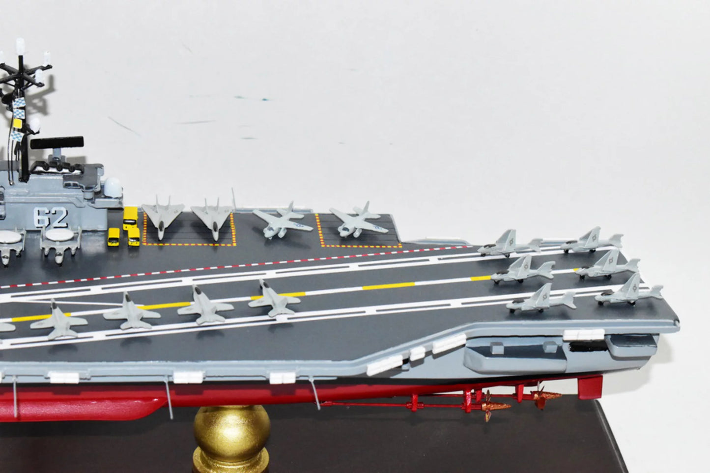 USizeSize Independence CV-62 Aircraft Carrier Model,Navy,Sizecale Model,Mahogany,Forrestal Class