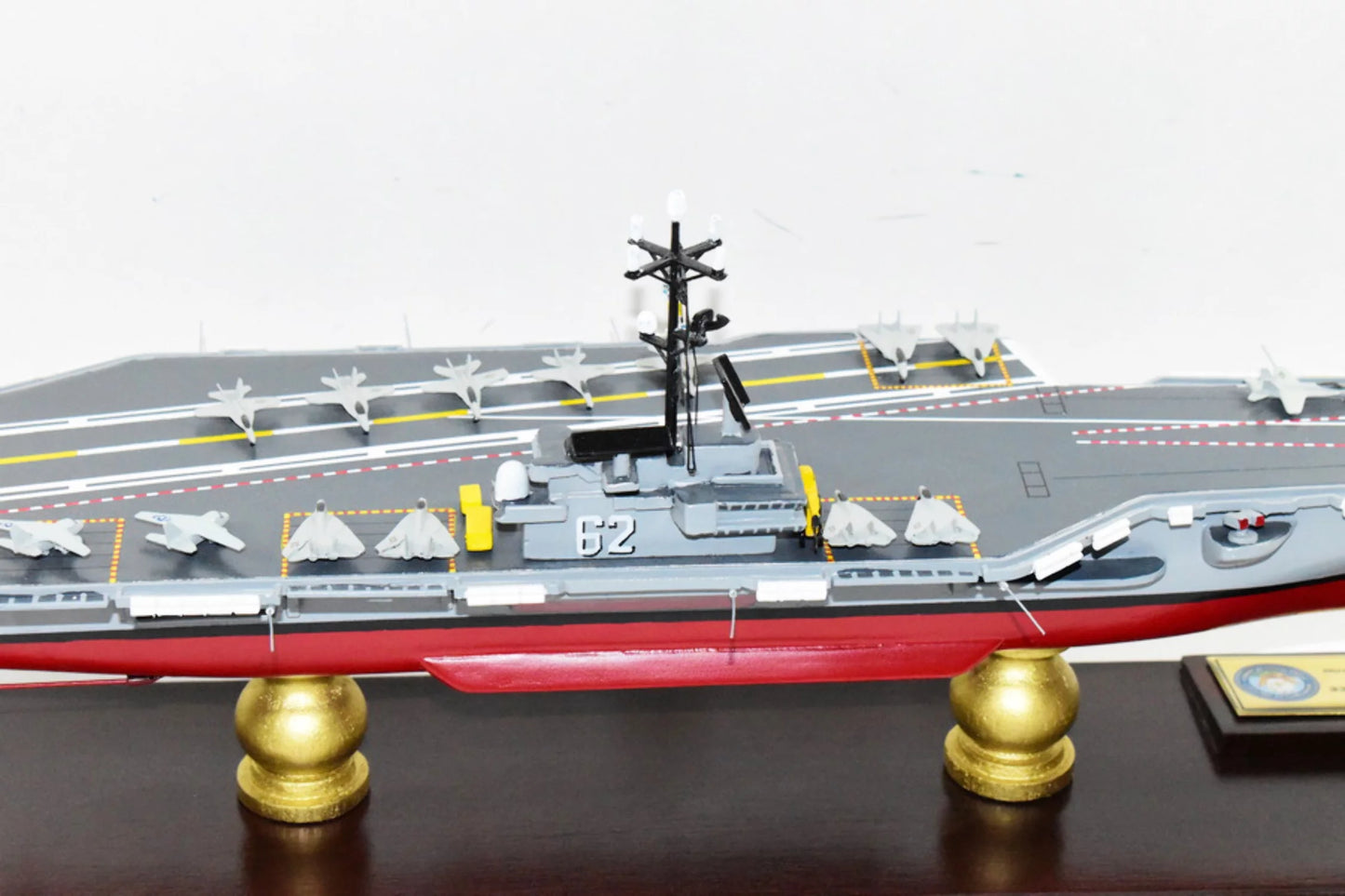 USizeSize Independence CV-62 Aircraft Carrier Model,Navy,Sizecale Model,Mahogany,Forrestal Class